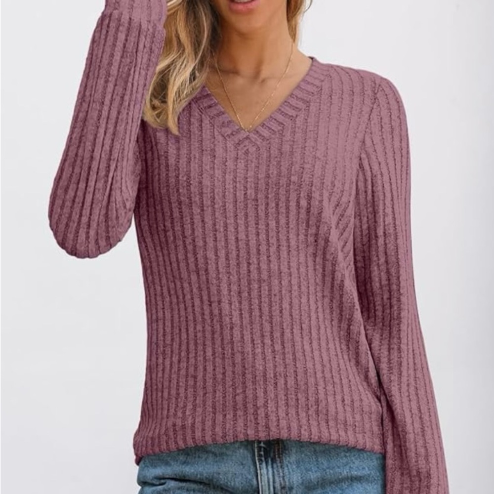 Women's Ribbed V-Neck Sweater - Mauve